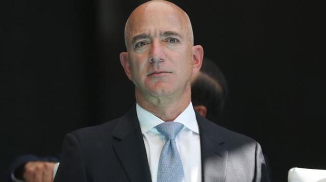 Amazon'un Kurucusu Jeff Bezos Görevini Bırakıyor