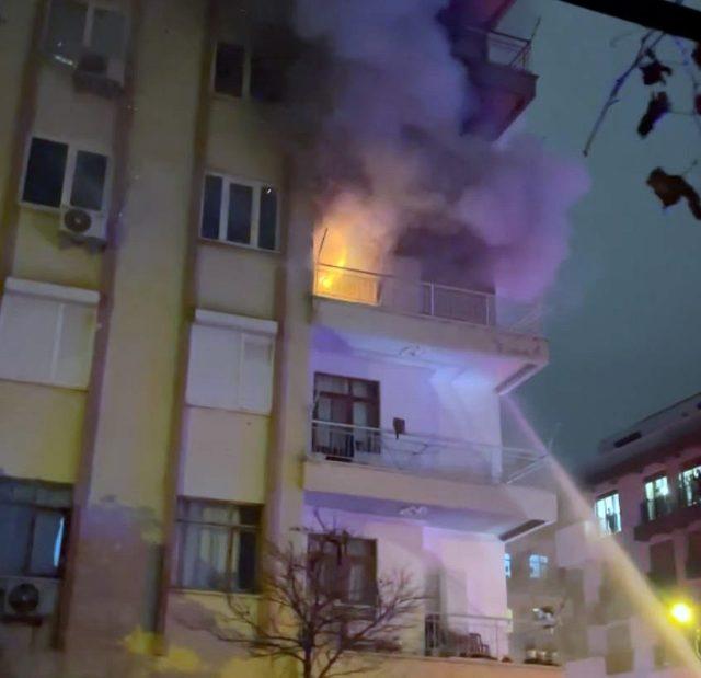 Antalya Muratpaşa'da Çıkan Yangın Korkuya Sebep Oldu